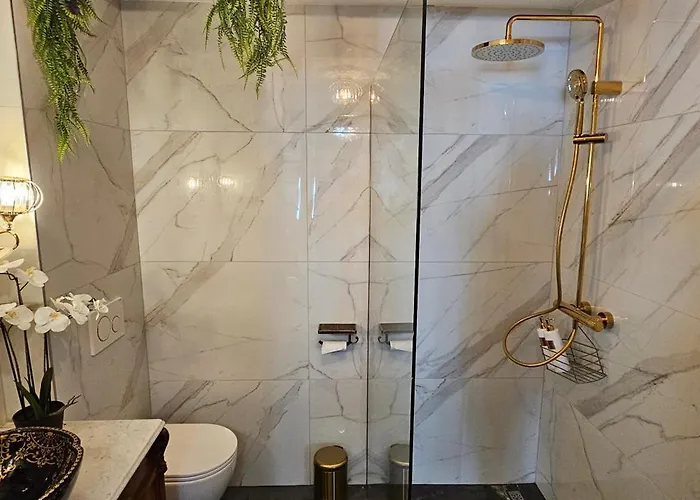 Sisi's Loft - Imperial Charm *