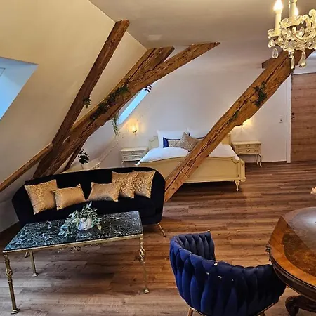 Sisi's Loft - Imperial Charm Daire *