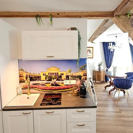 Sisi's Loft - Imperial Charm *